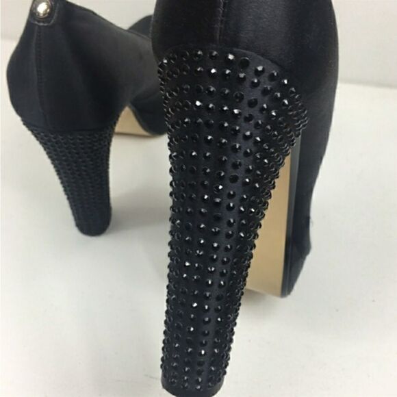 Michael Kors EUC Nadia Black Satin Crystal
Heels with Peep Toe Heels - Picture 9 of 13